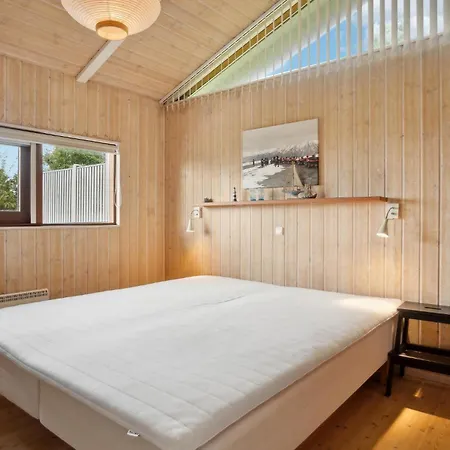 בית נופש Three-bedroom In *
