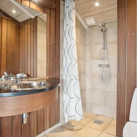 בית נופש Three-bedroom In אבלטופט